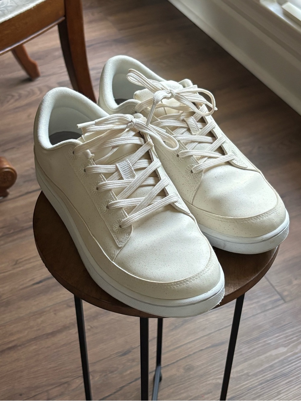 Allbirds Cream Low-Top Canvas Sneakers size 9